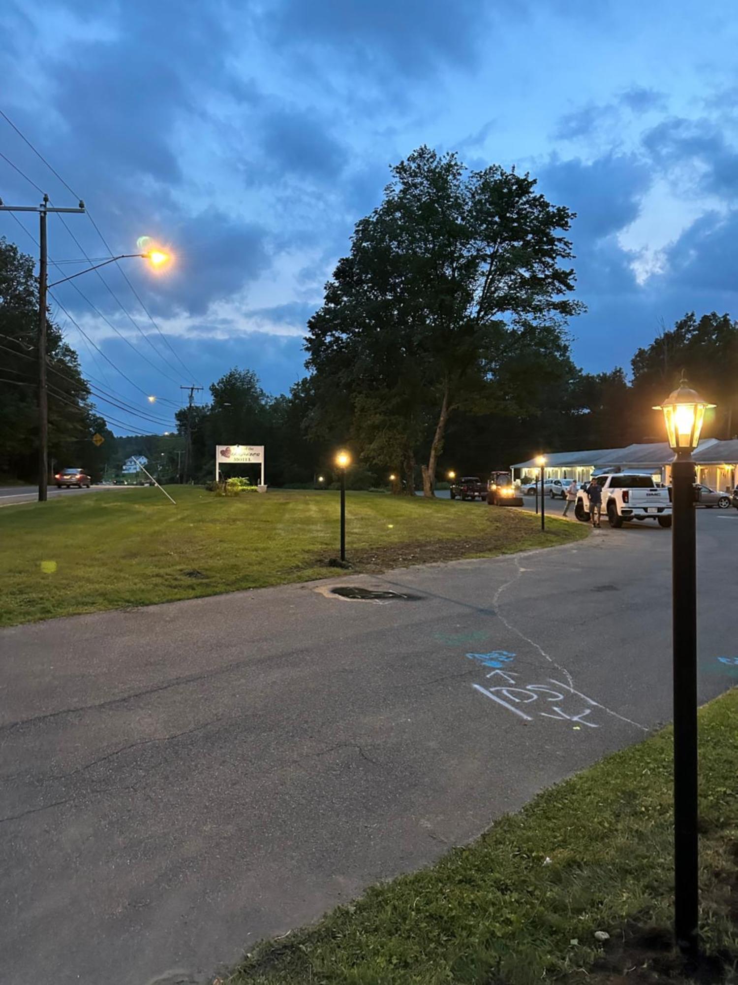 Heart Of The Berkshires Motel Pittsfield Ngoại thất bức ảnh