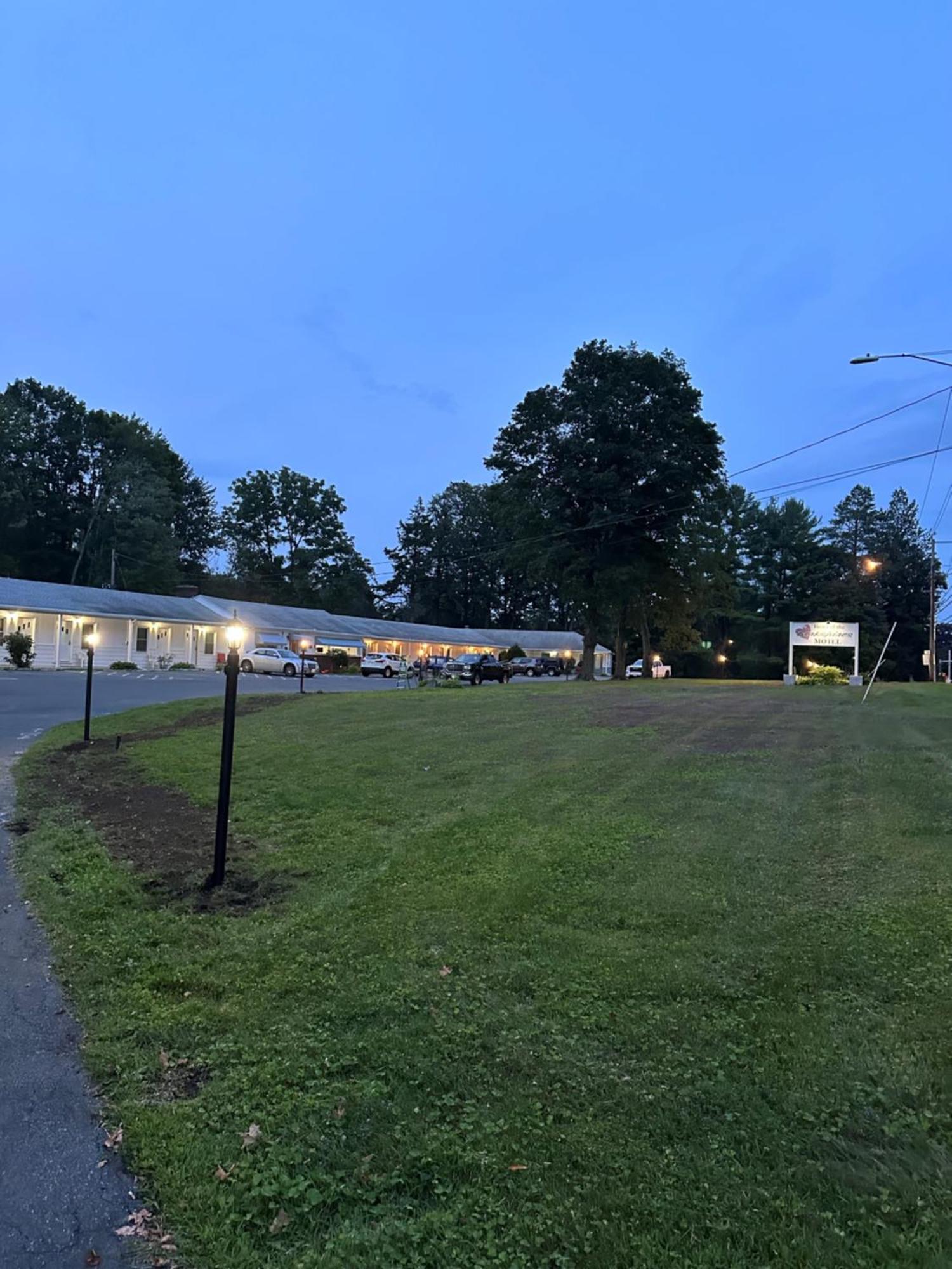 Heart Of The Berkshires Motel Pittsfield Ngoại thất bức ảnh