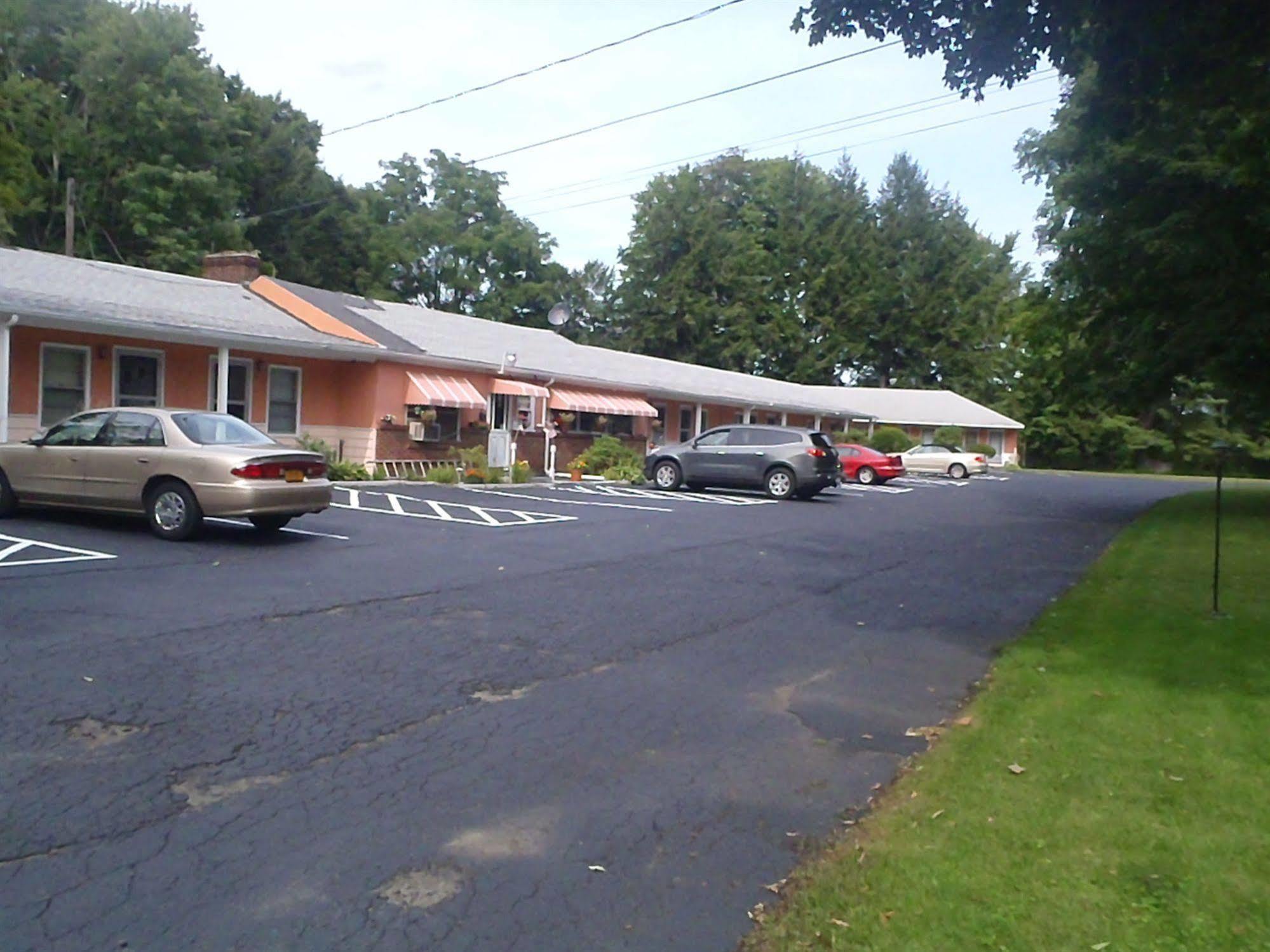 Heart Of The Berkshires Motel Pittsfield Ngoại thất bức ảnh