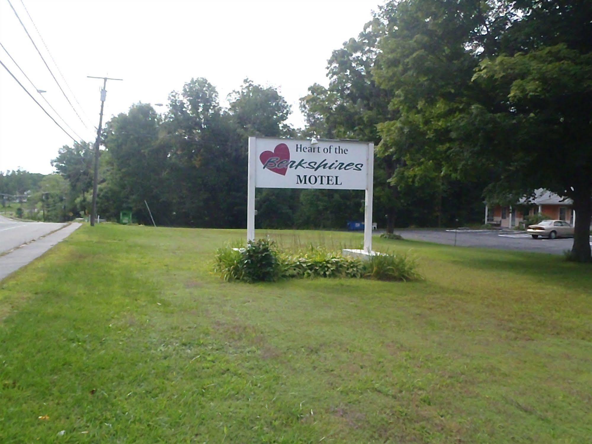 Heart Of The Berkshires Motel Pittsfield Ngoại thất bức ảnh