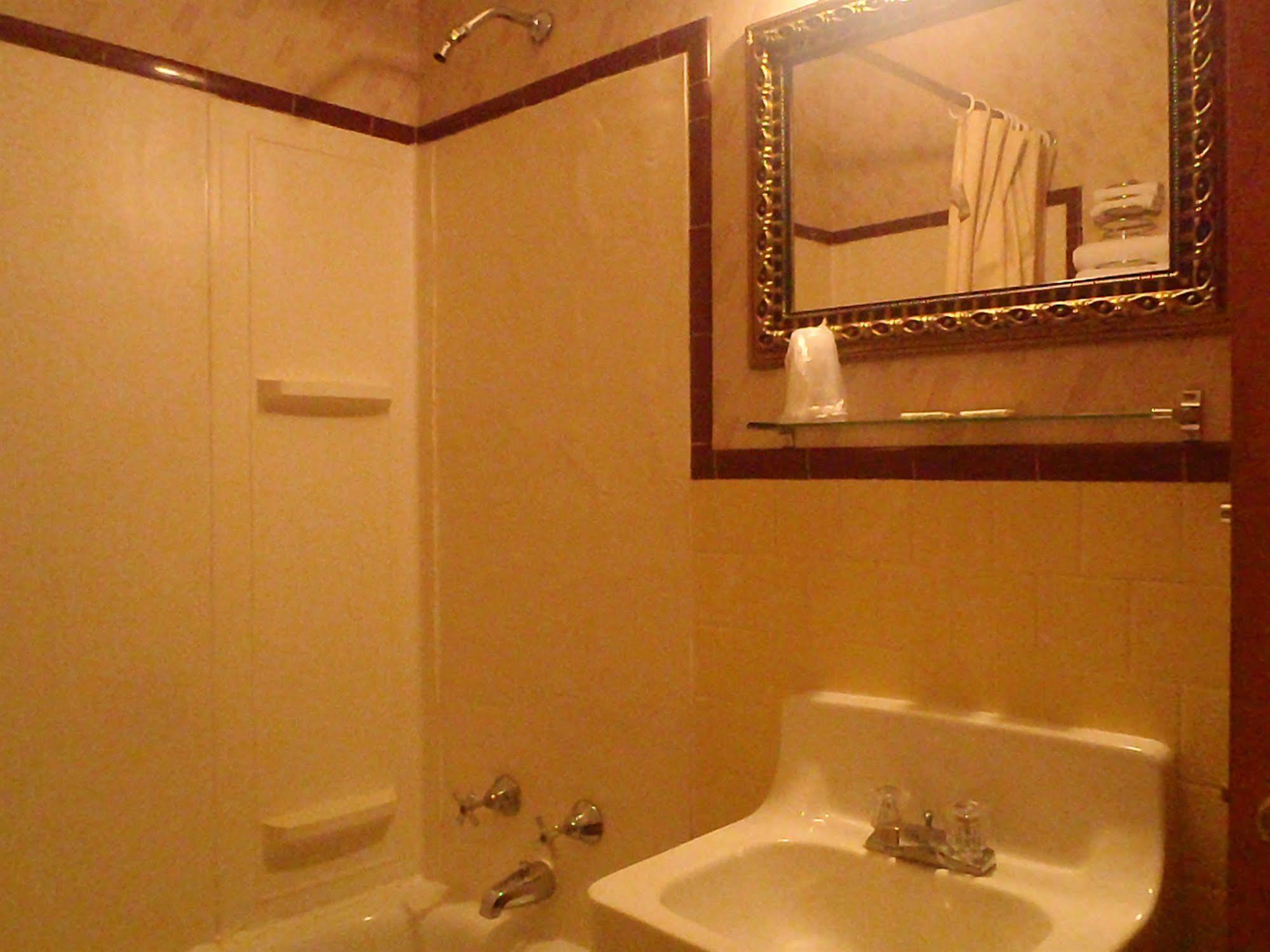 Heart Of The Berkshires Motel Pittsfield Ngoại thất bức ảnh